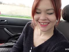 Rothaarige Lizzy Rose fährt zum deutschen Casting mit